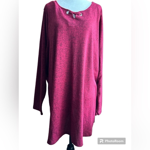 2 Dye 4 Size 3x red top with beautiful accent buttons - Picture 1 of 10